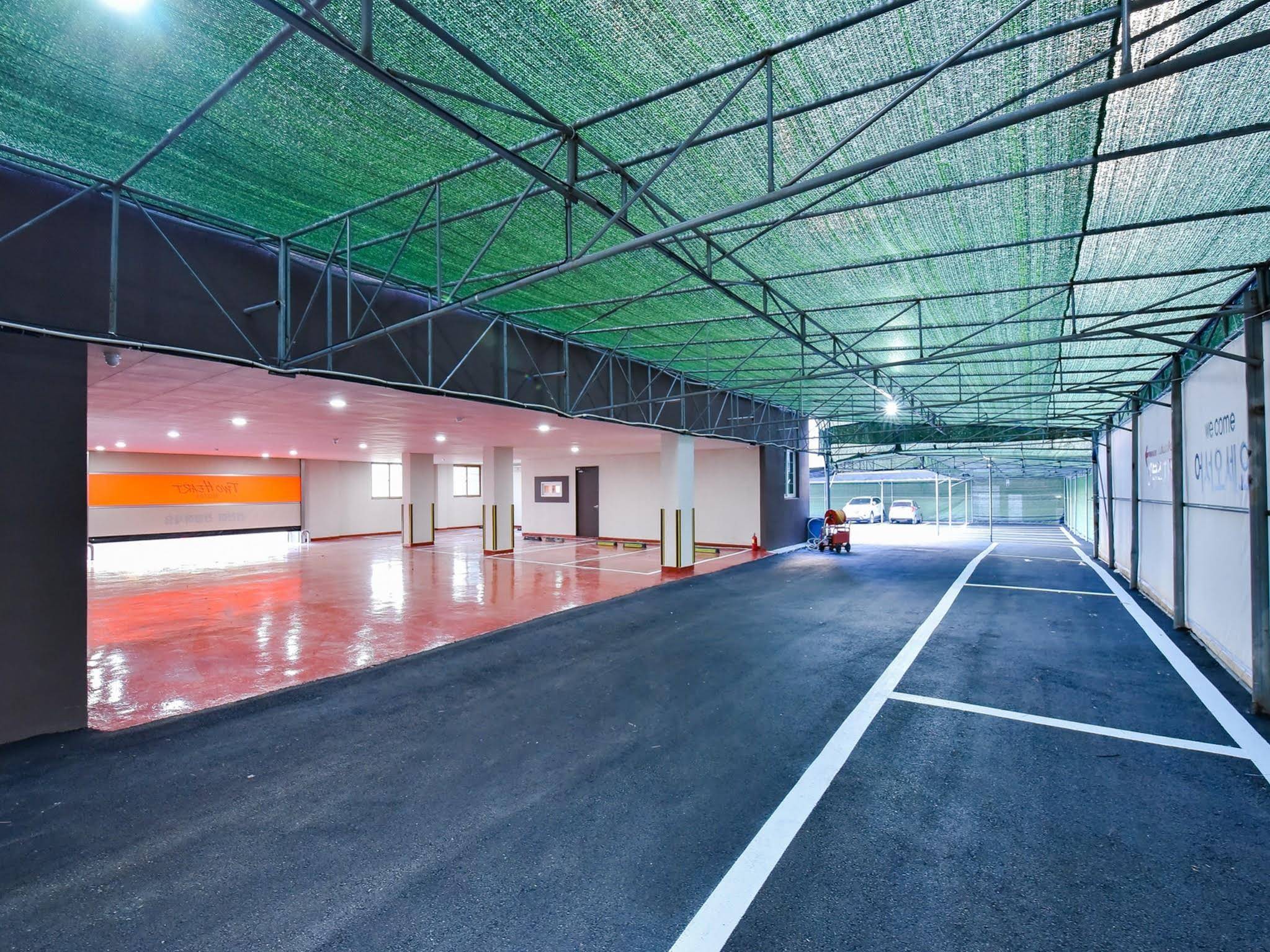 Two Heart Hotel Gimhae Waterpark