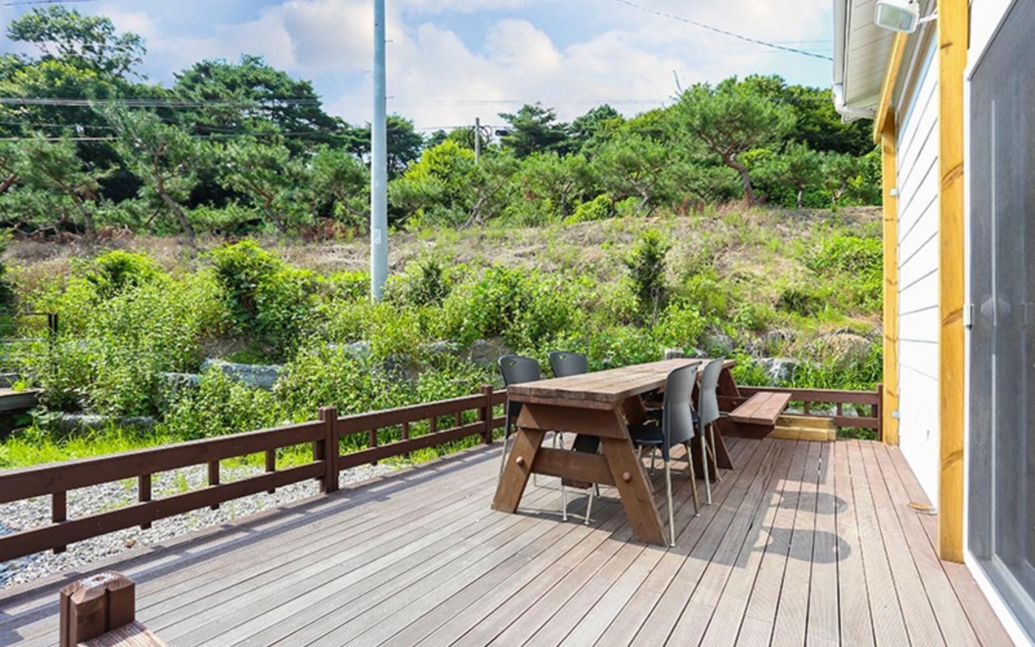 Gongju Hayan Pension