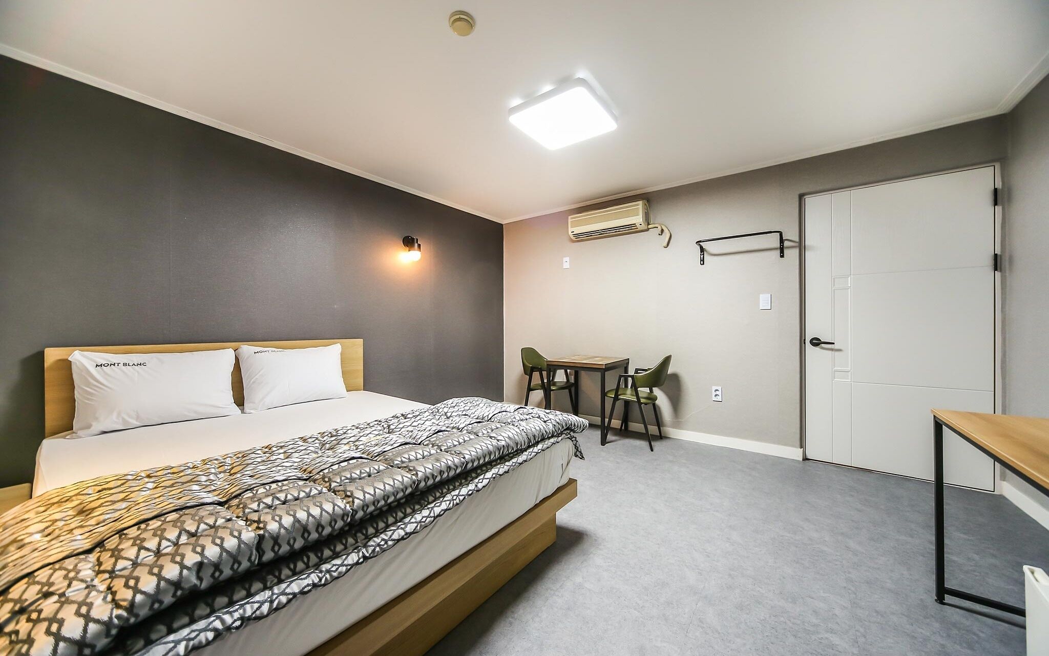 Chilgok Seokjeok Mont Blanc