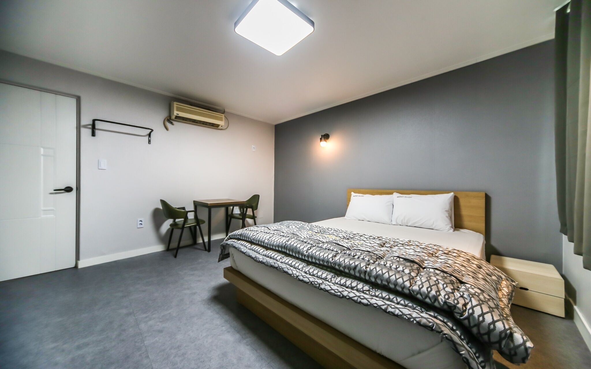 Chilgok Seokjeok Mont Blanc