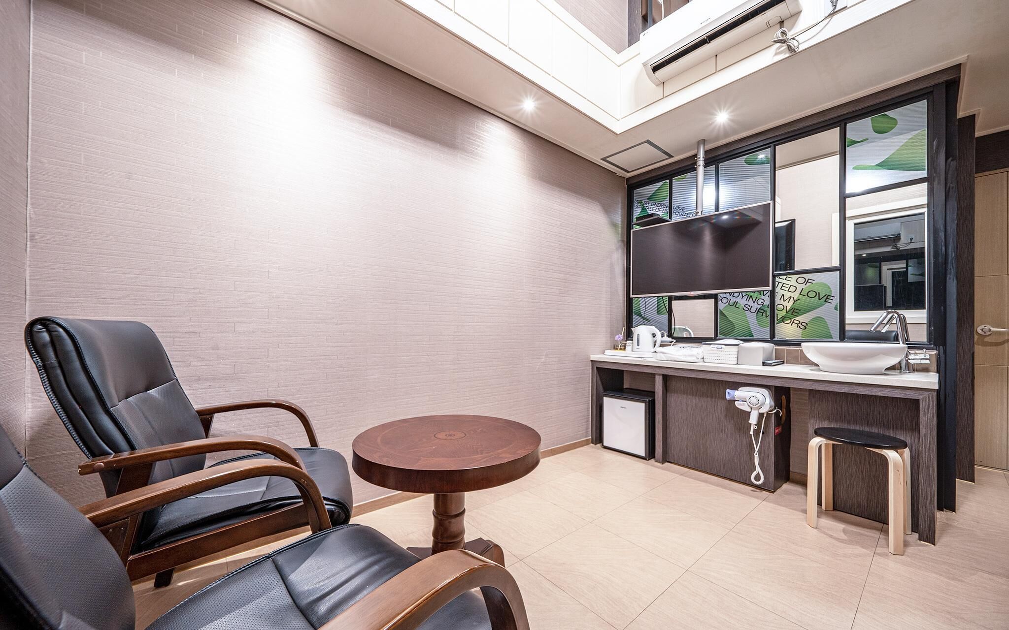 Gumi Indong Boom Hotel