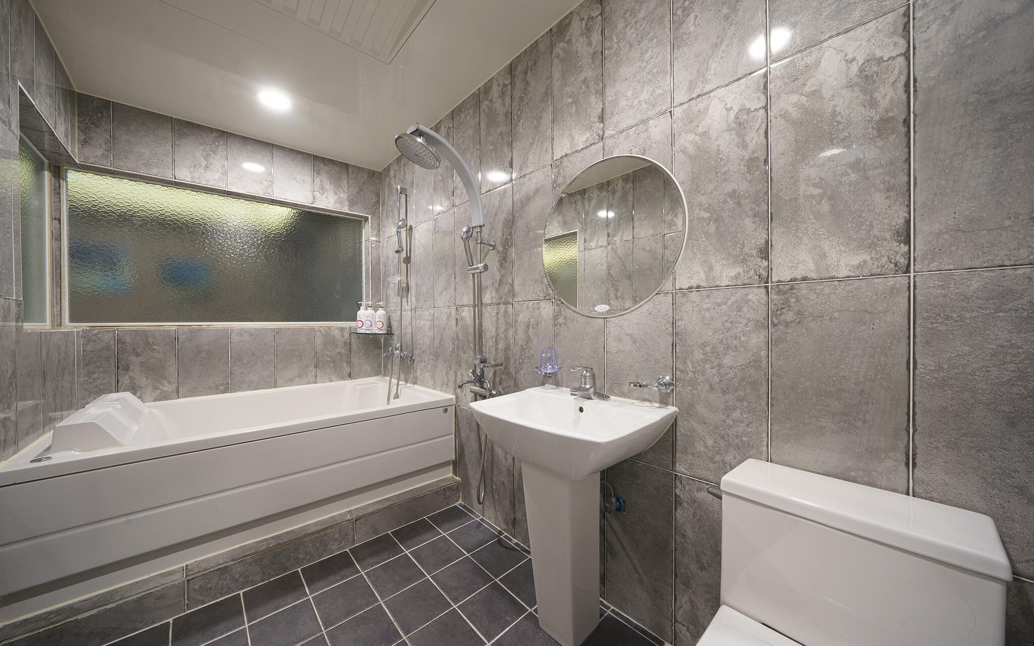 Gumi Wonpyeong Dong Hotel Khan