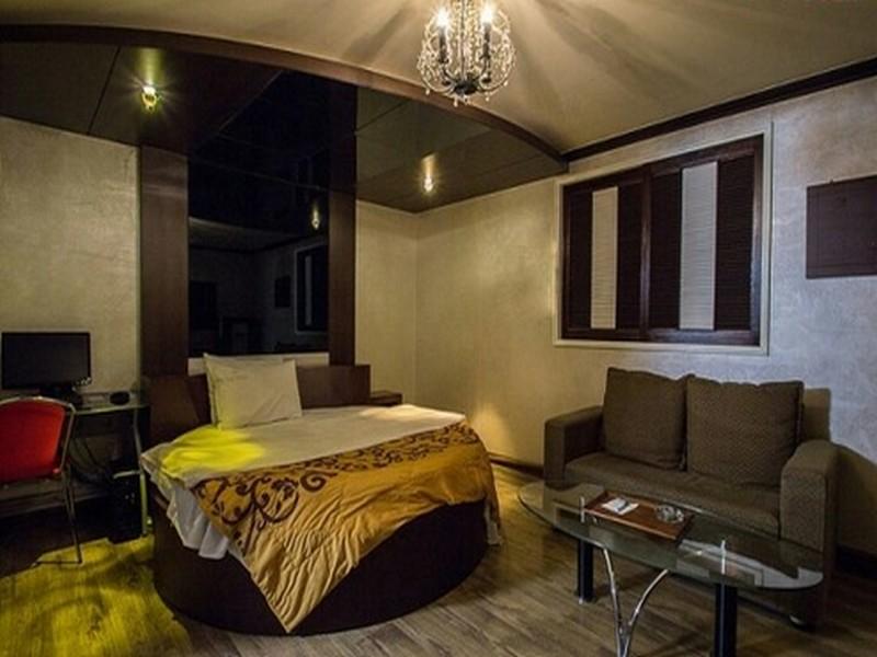 High Sense Motel