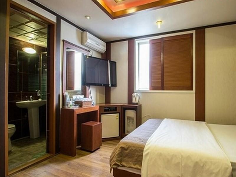 High Sense Motel
