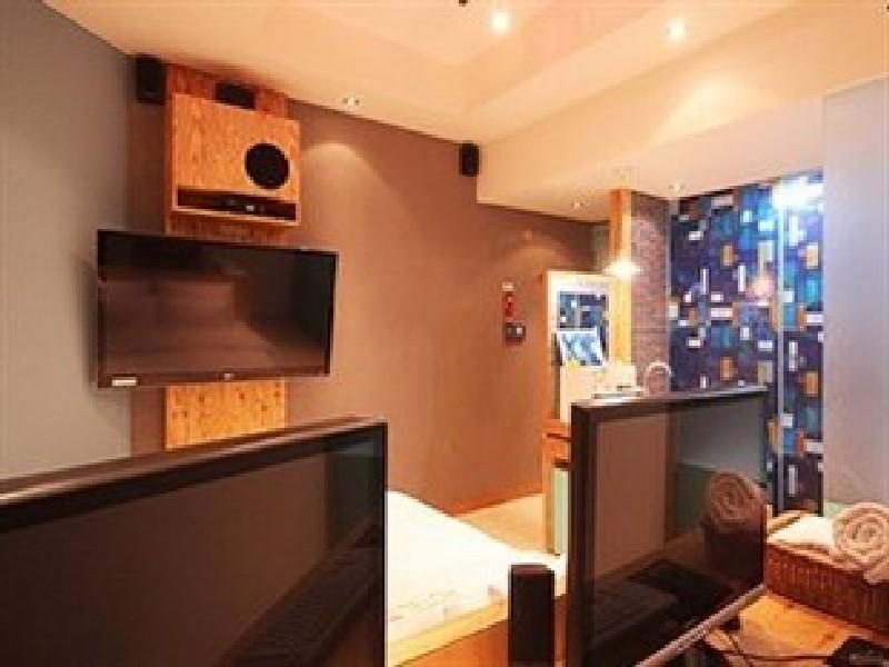 Hotel Cinema Gumi