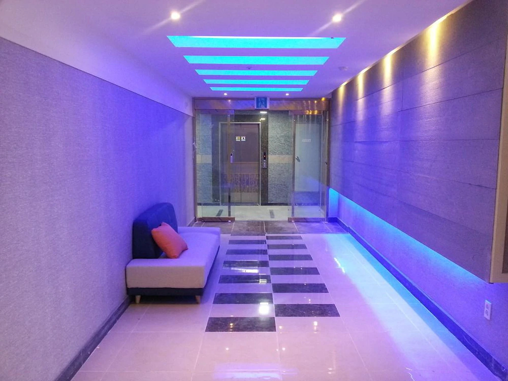 R&D Residence Hotel