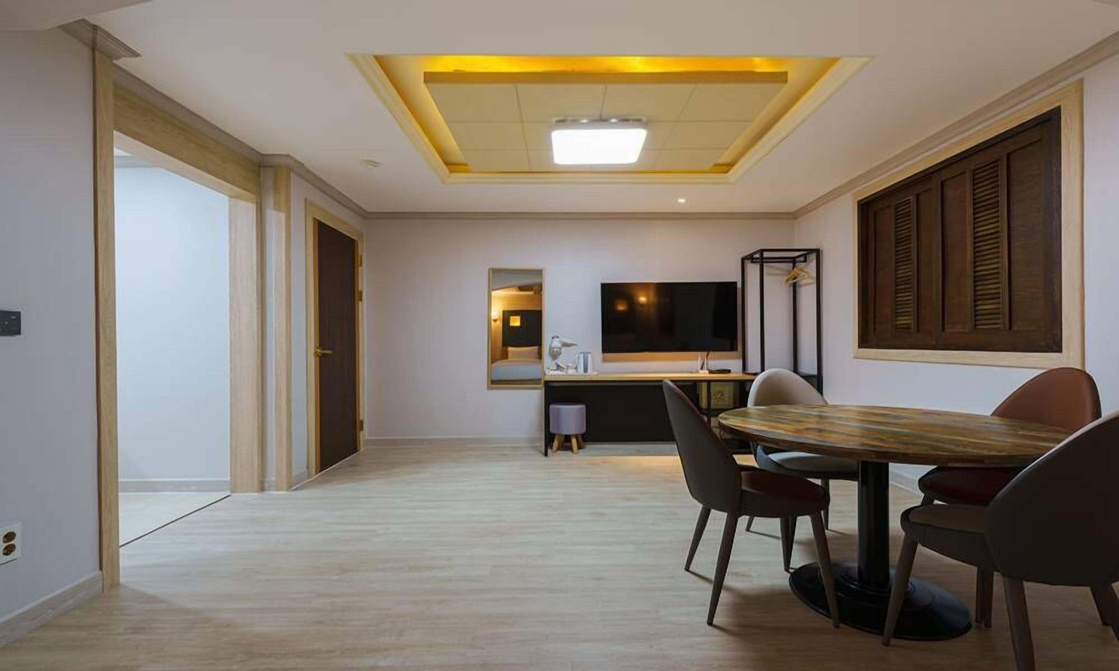 Time Hotel