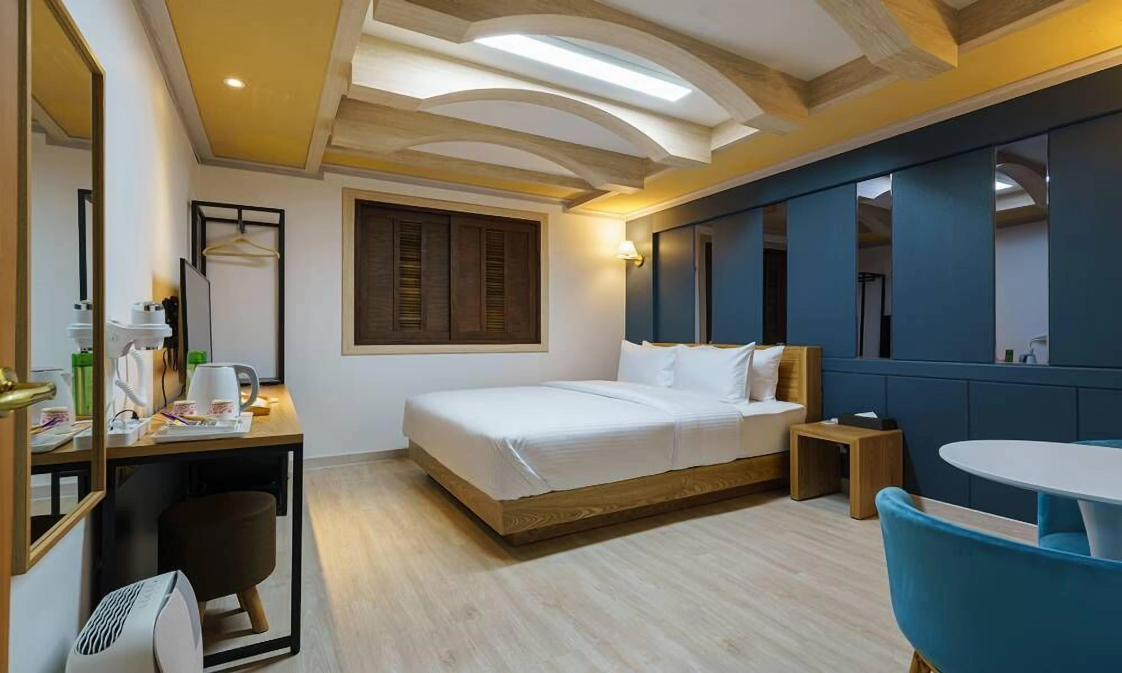 Time Hotel