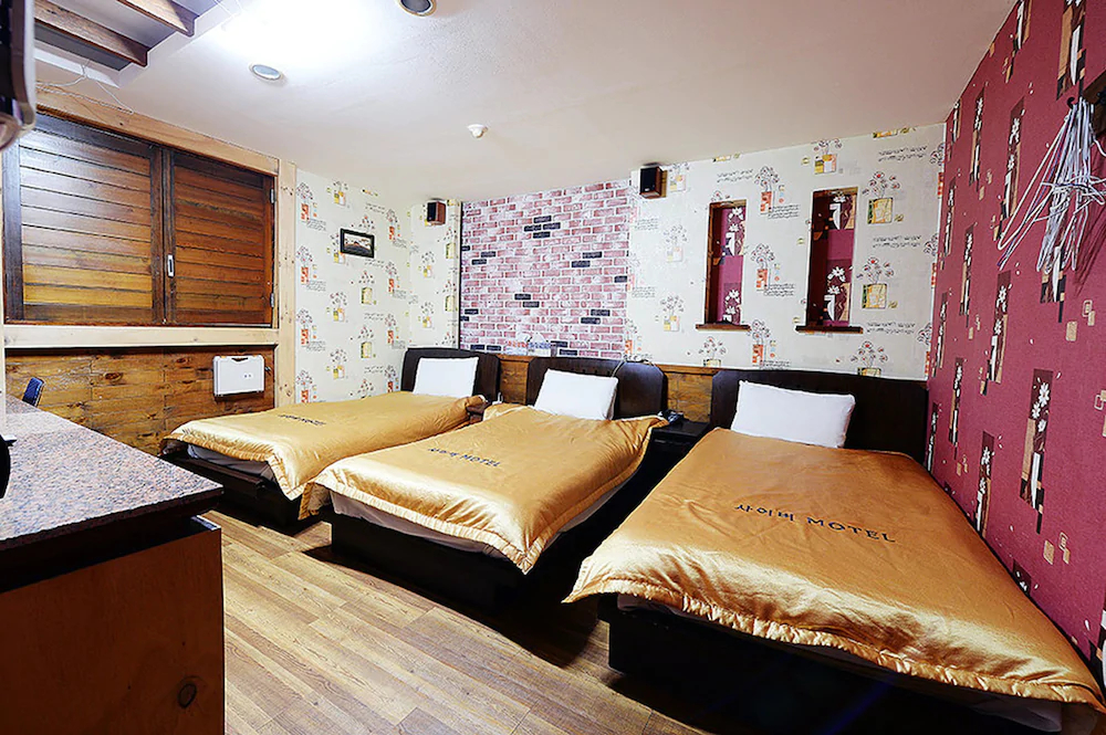 Cyber Motel
