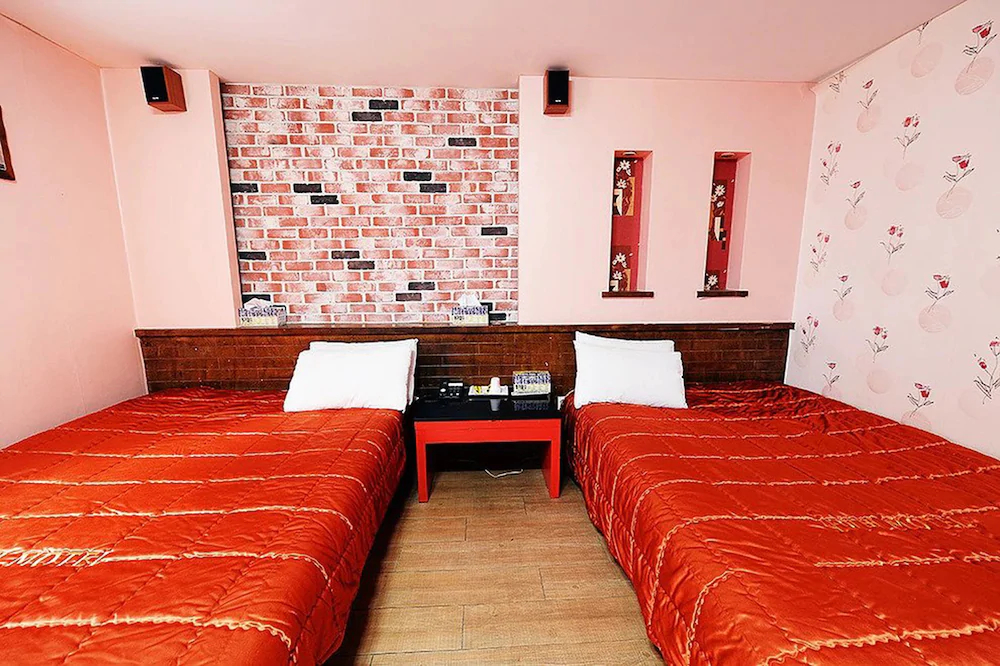 Cyber Motel
