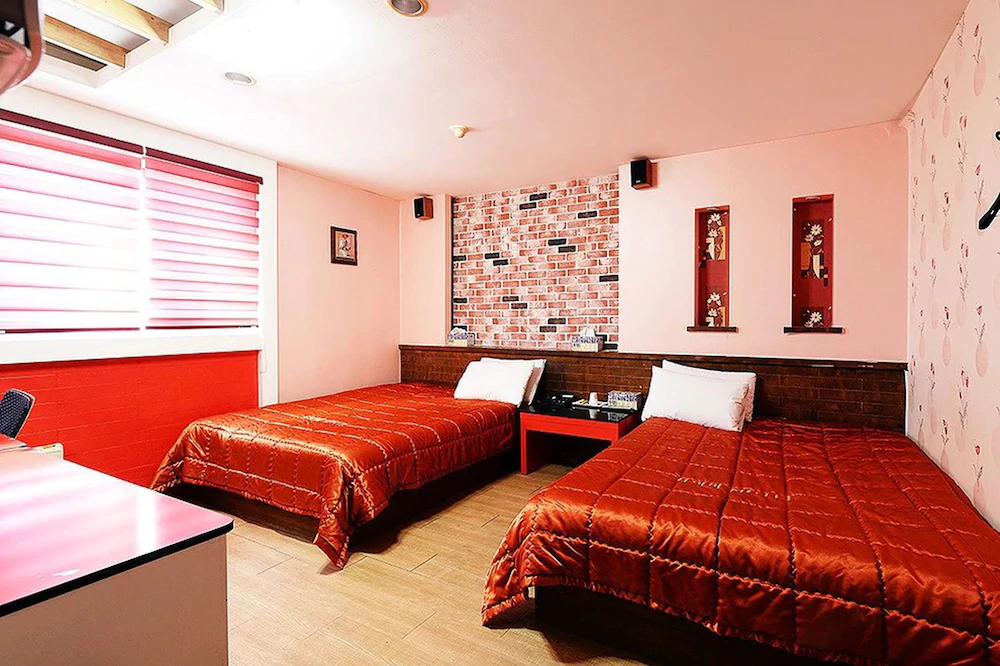 Cyber Motel