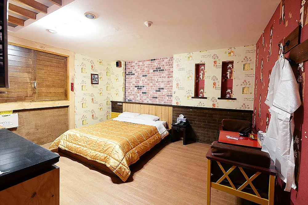 Cyber Motel