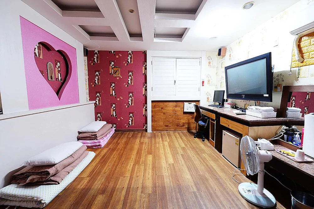 Cyber Motel