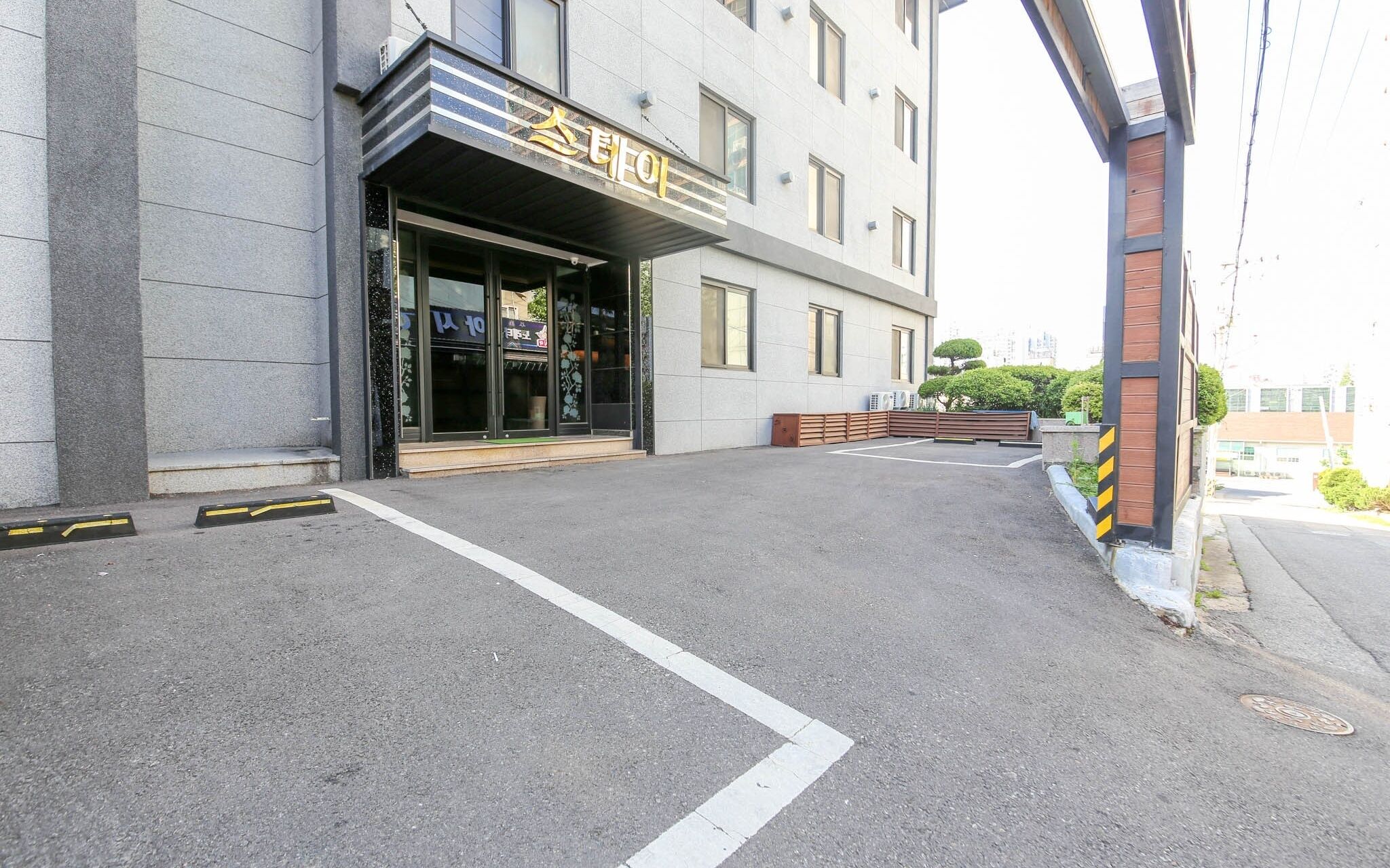 Gunsan Hotel Stay