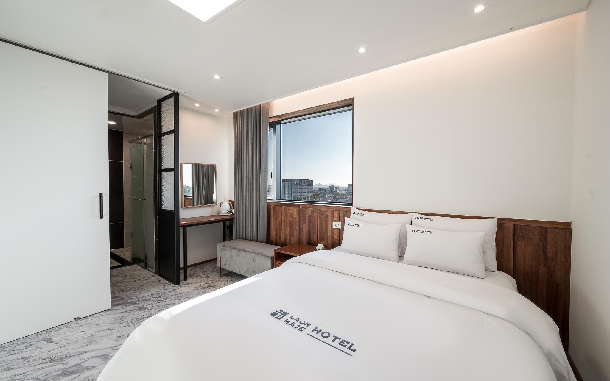 Gunsan Raonhaje Hotel