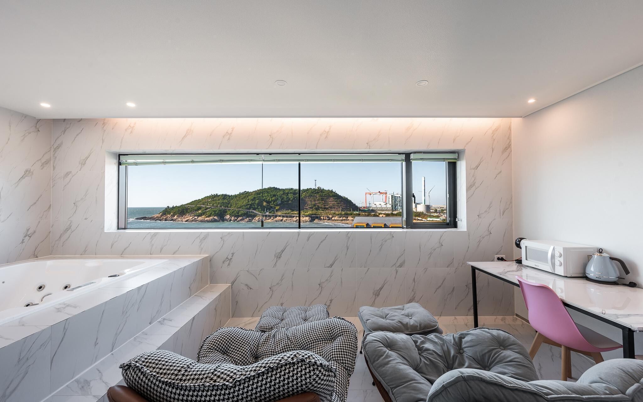 Gunsan Raonhaje Hotel