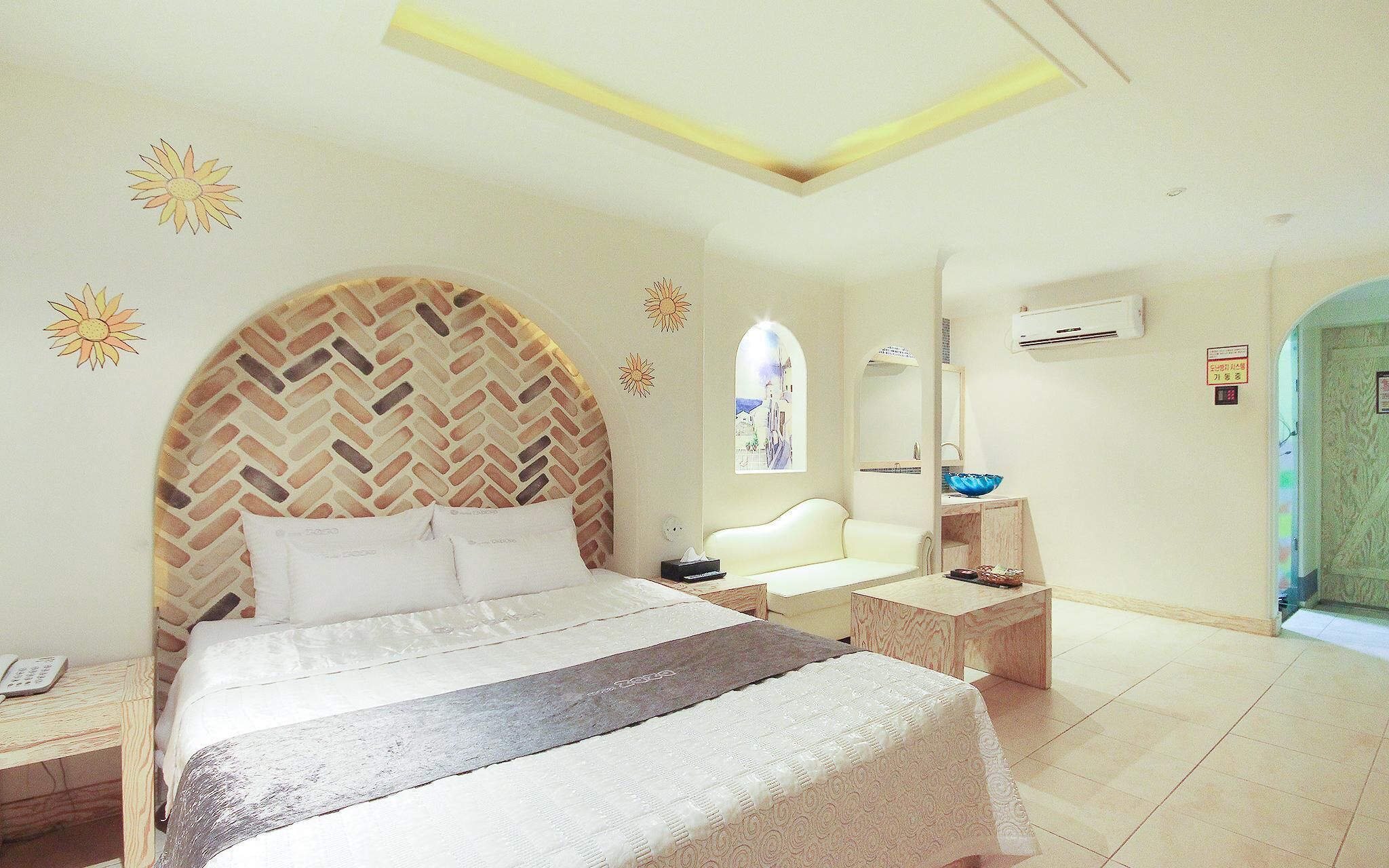 Gunsan Zaza Drive In Motel