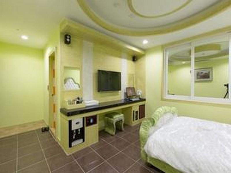 Tower Palace Tourist Hotel
