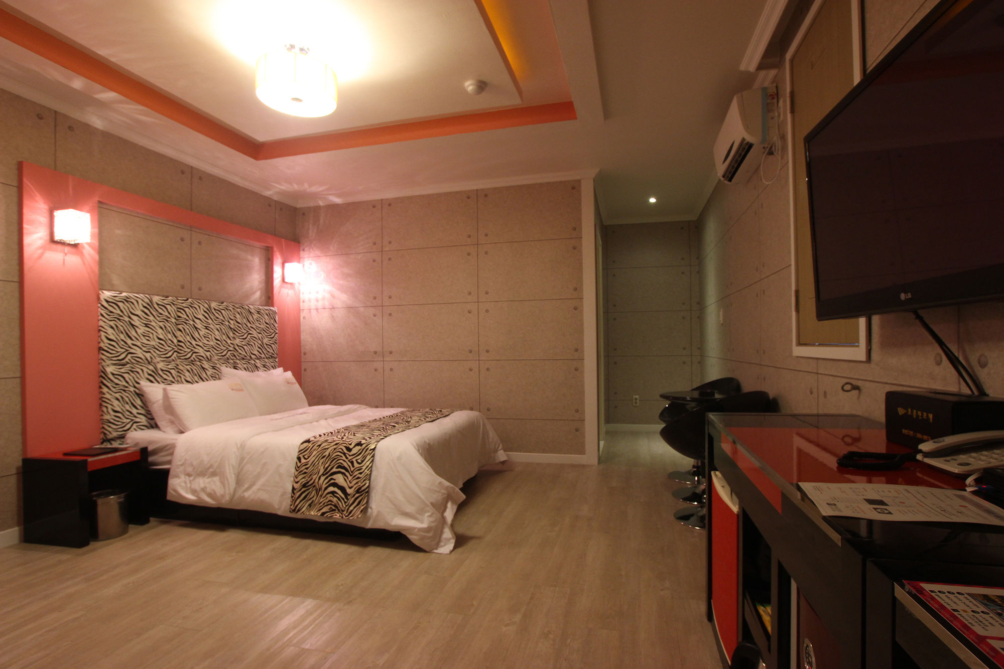 Chocolate Hotel