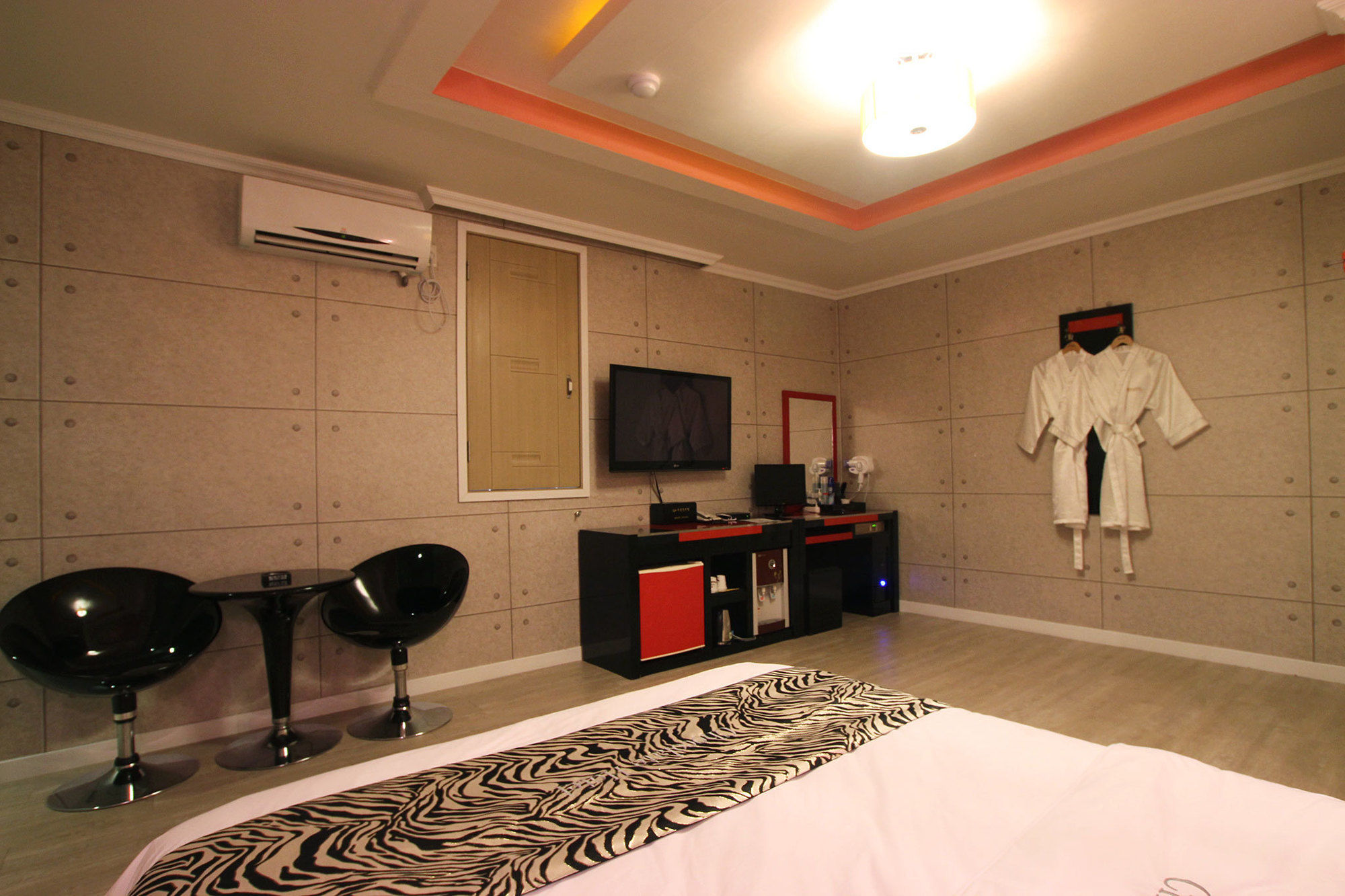 Chocolate Hotel
