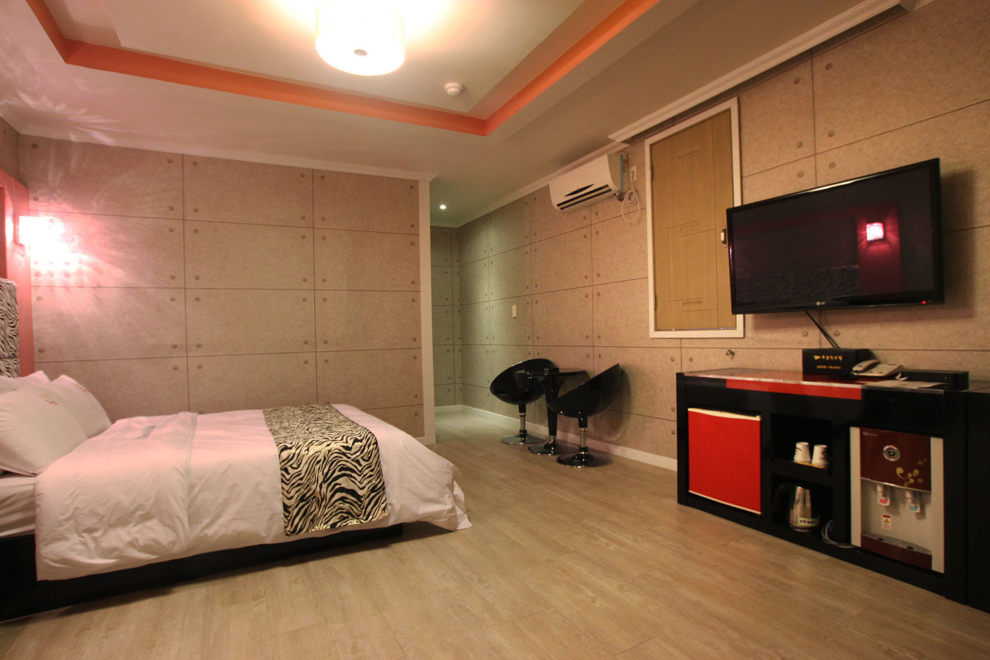 Chocolate Hotel