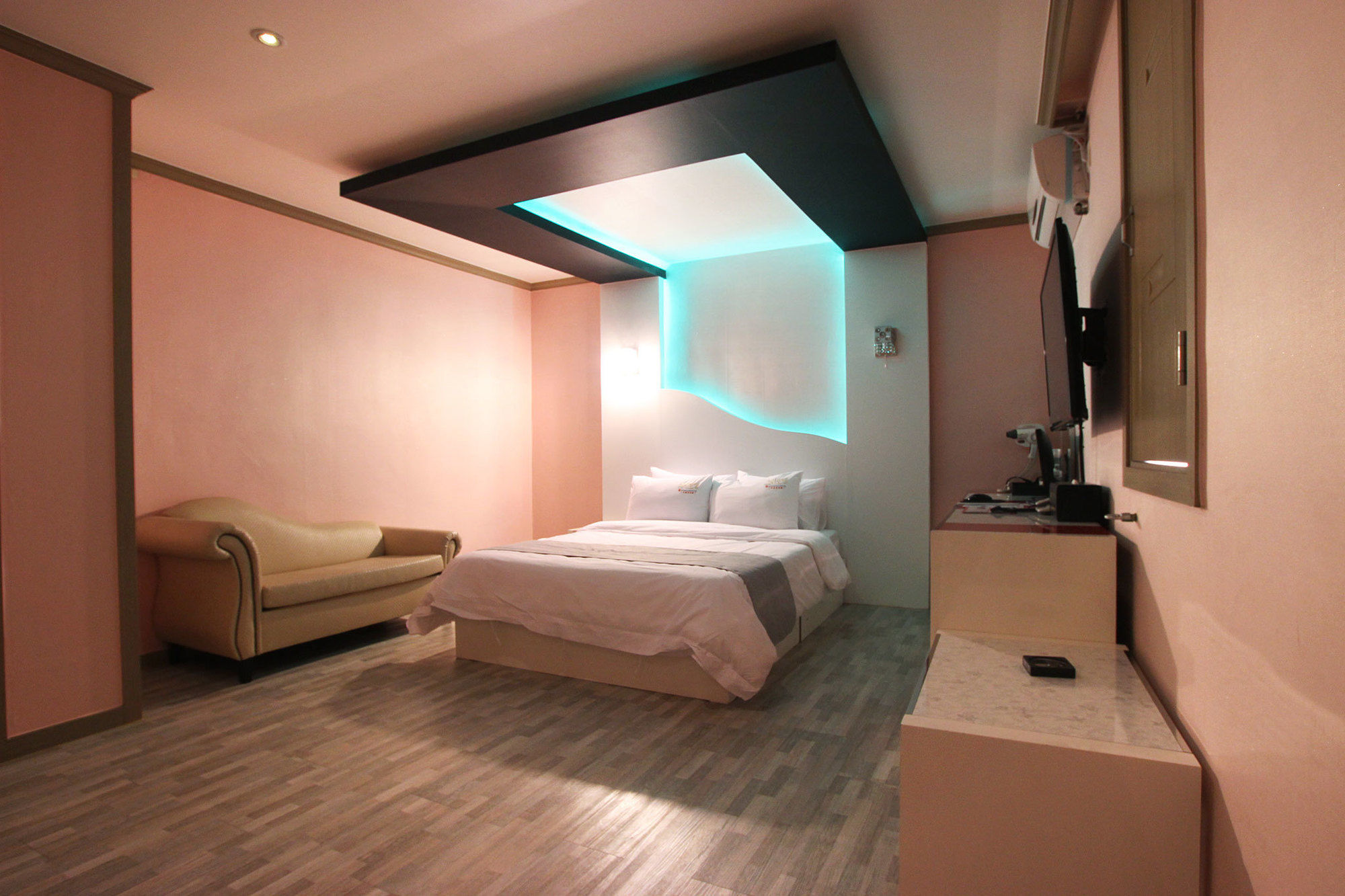 Chocolate Hotel
