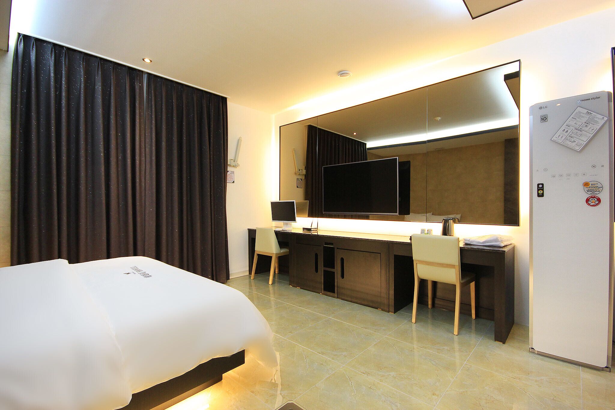 Gwangju Cheomdan Ferrari Hotel