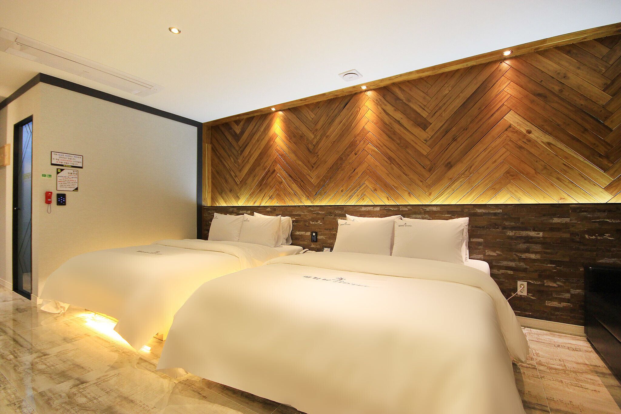 Gwangju Cheomdan Ferrari Hotel