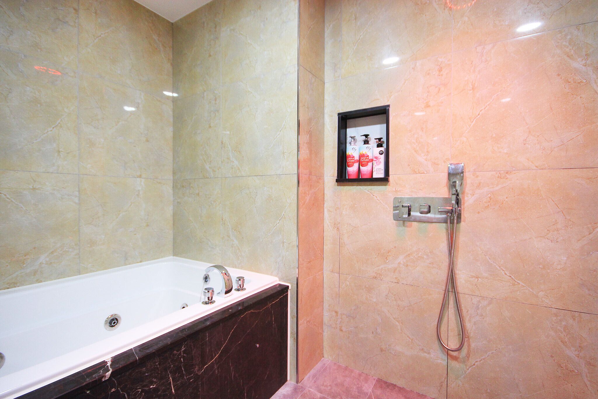 Gwangju Cheomdan Ferrari Hotel