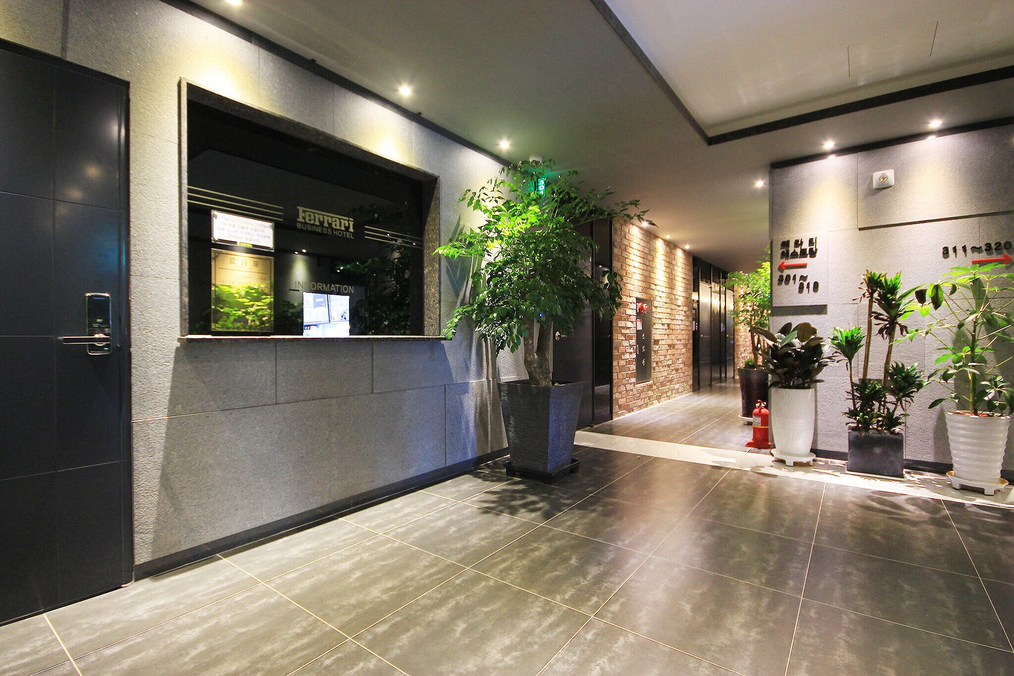 Gwangju Cheomdan Ferrari Hotel