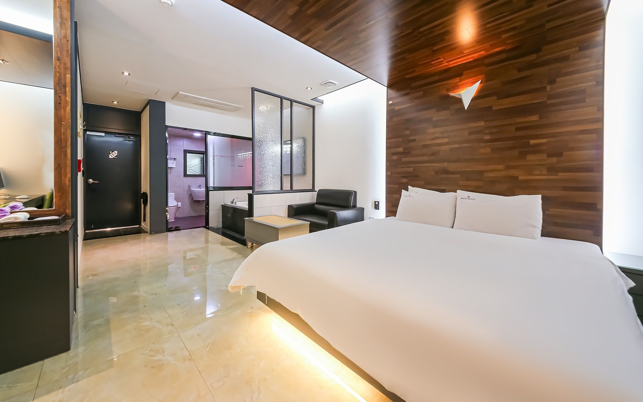 Gwangju Cheomdan Ferrari Hotel