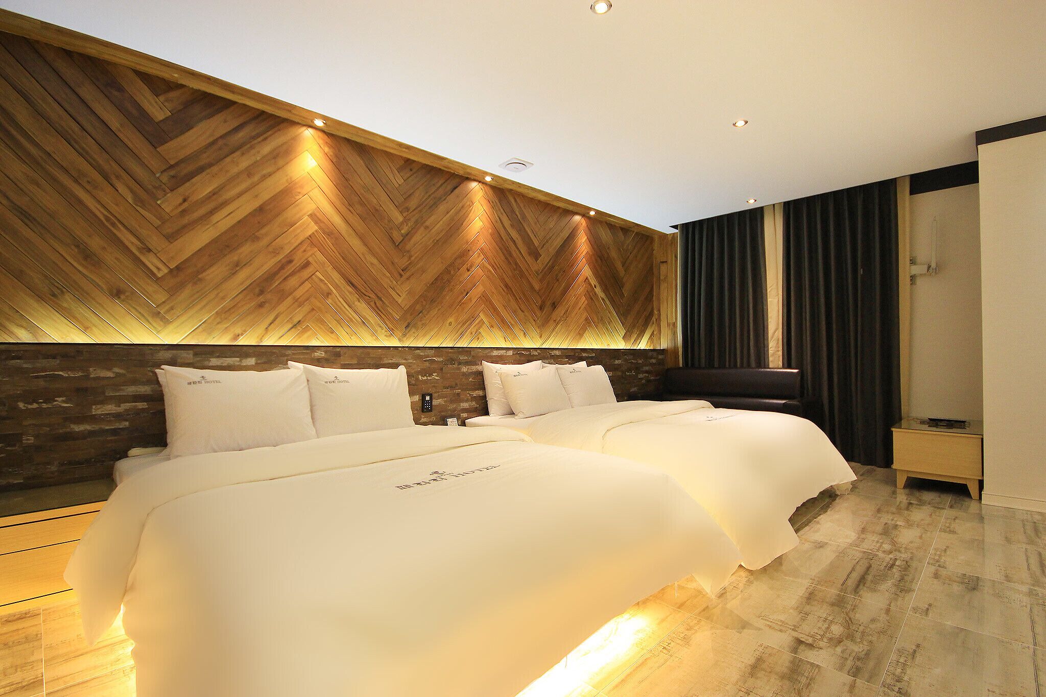 Gwangju Cheomdan Ferrari Hotel