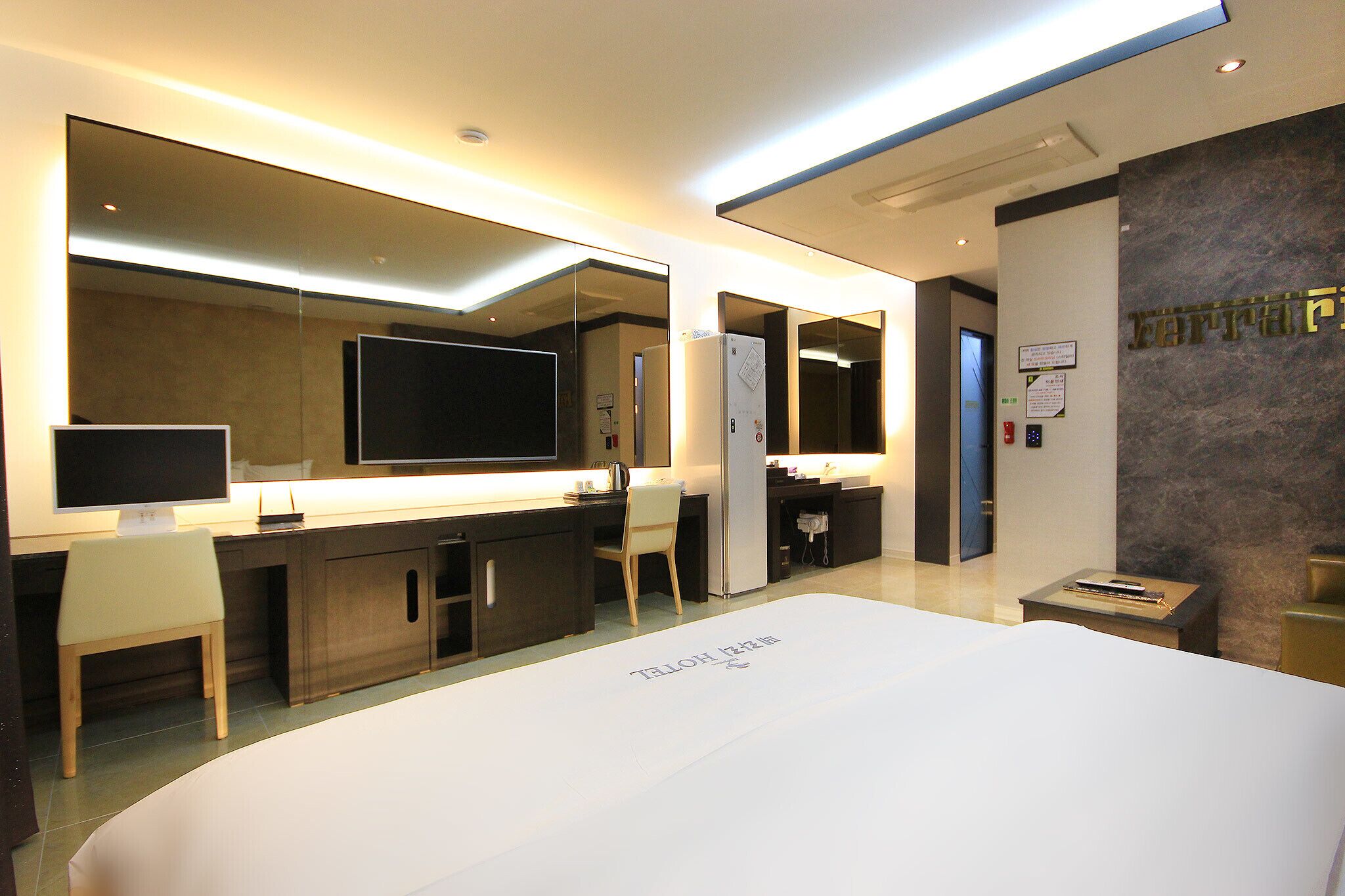 Gwangju Cheomdan Ferrari Hotel