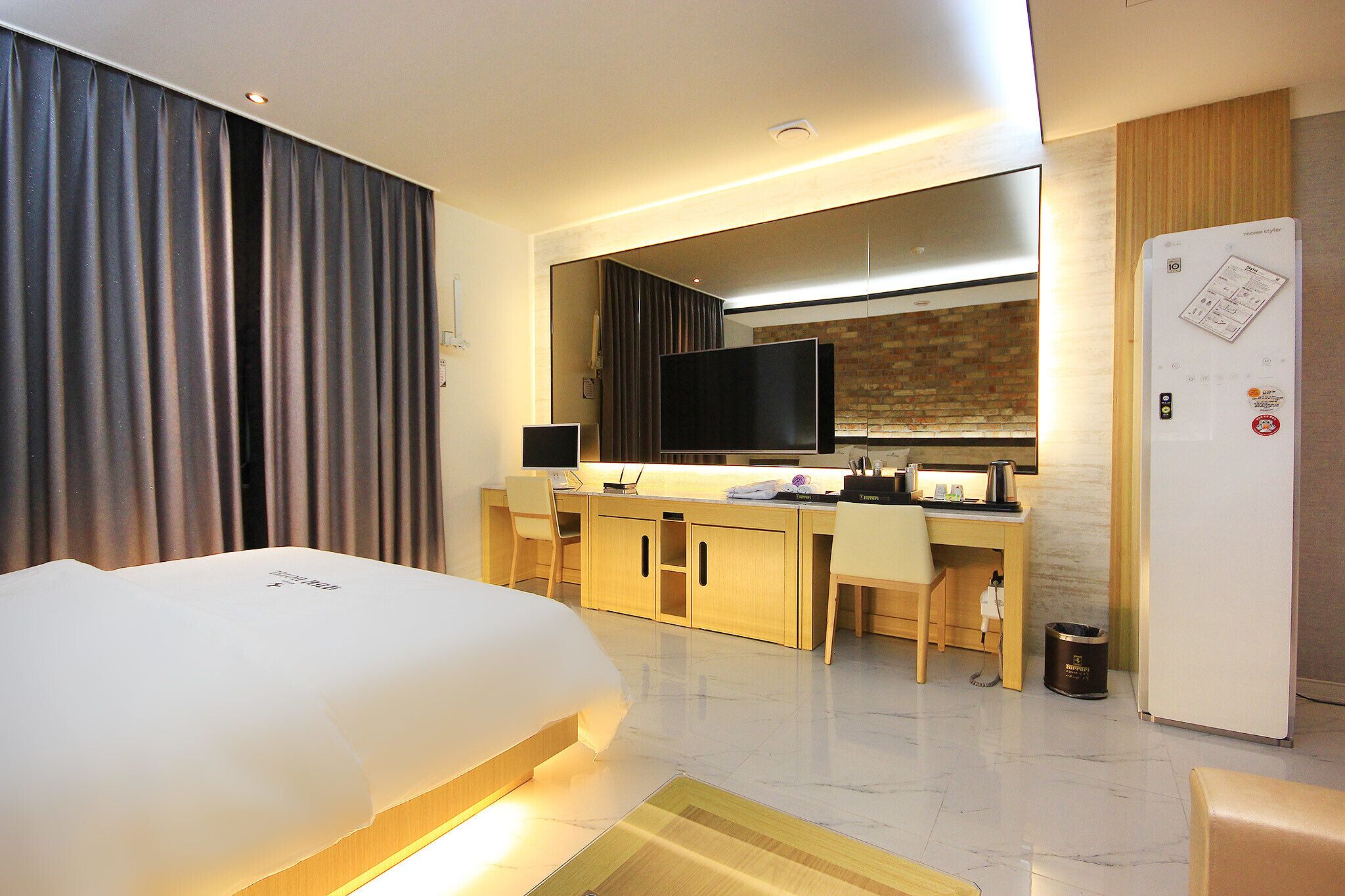 Gwangju Cheomdan Ferrari Hotel