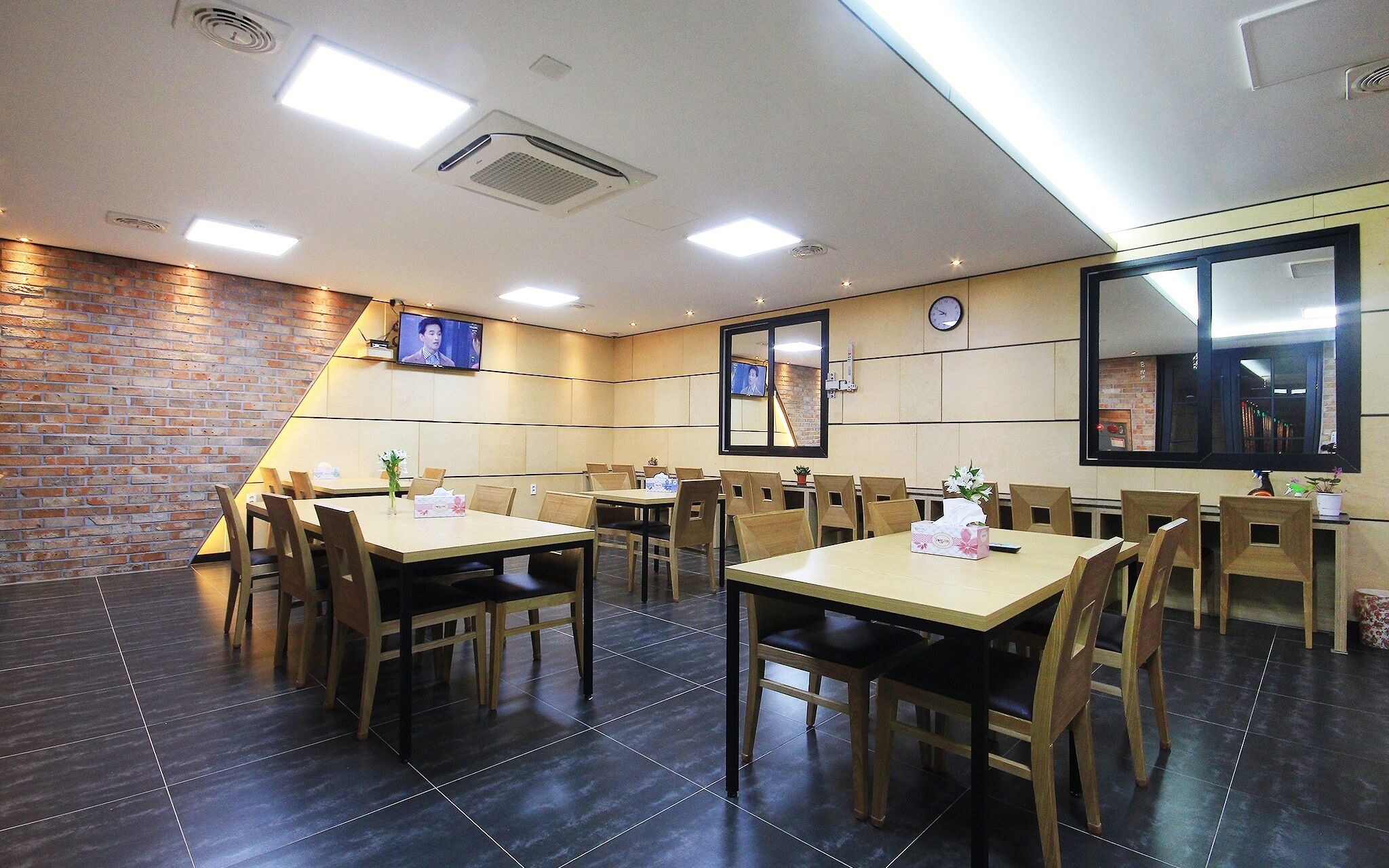 Gwangju Cheomdan Ferrari Hotel