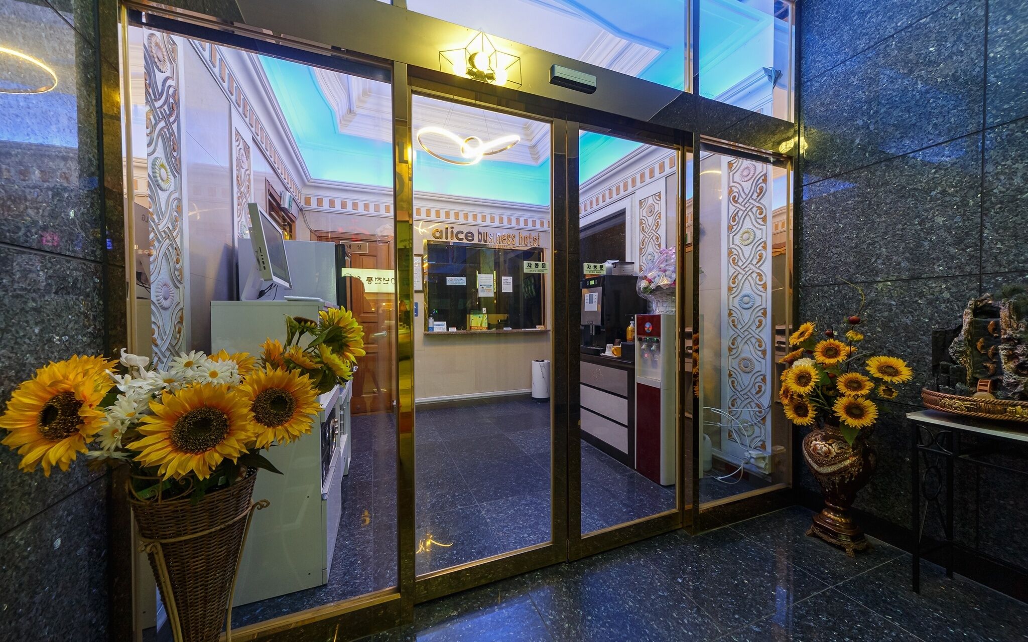 Gwangju Sangmu Alice Business Hotel