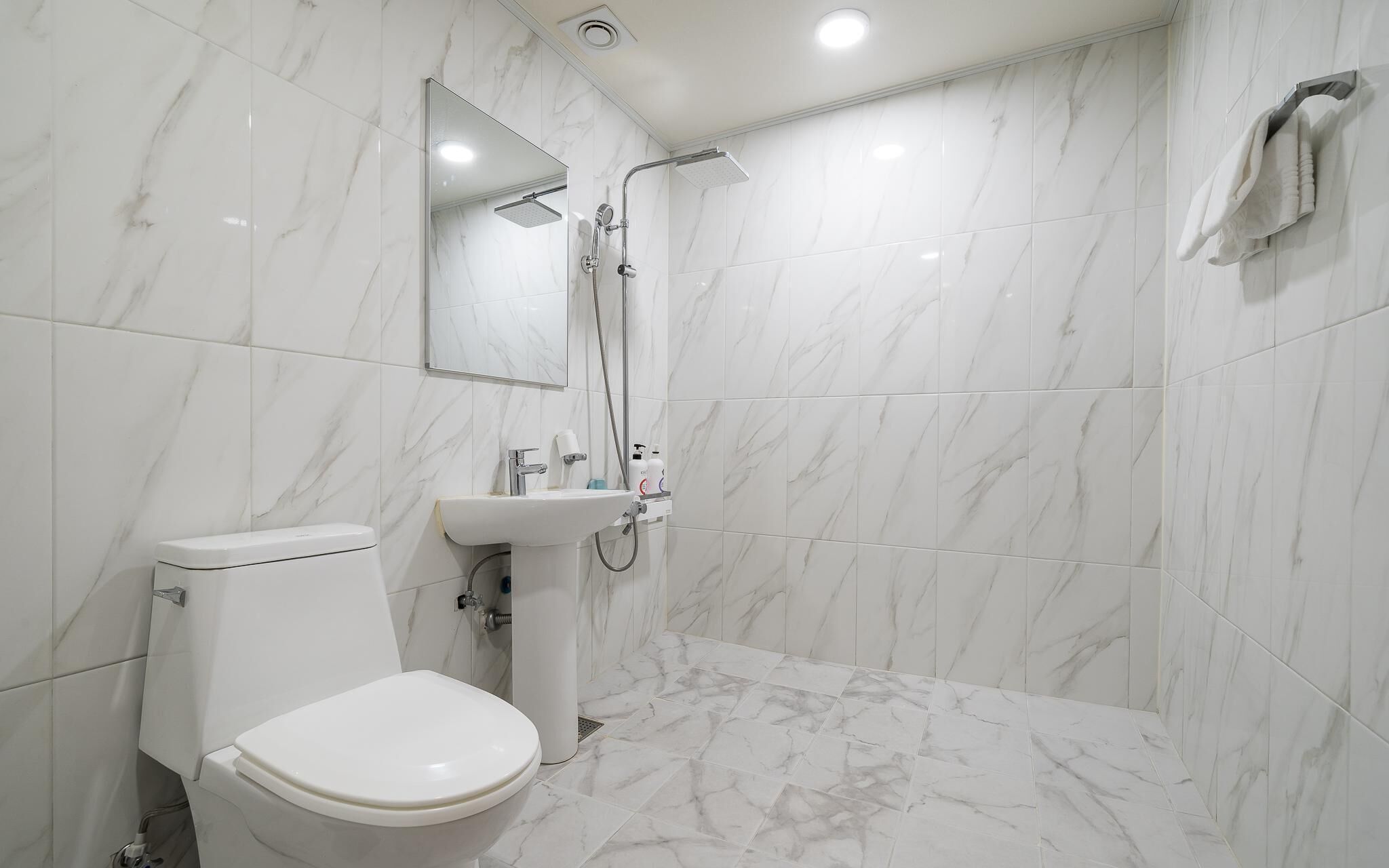 Gwangju Sangmu Alice Business Hotel