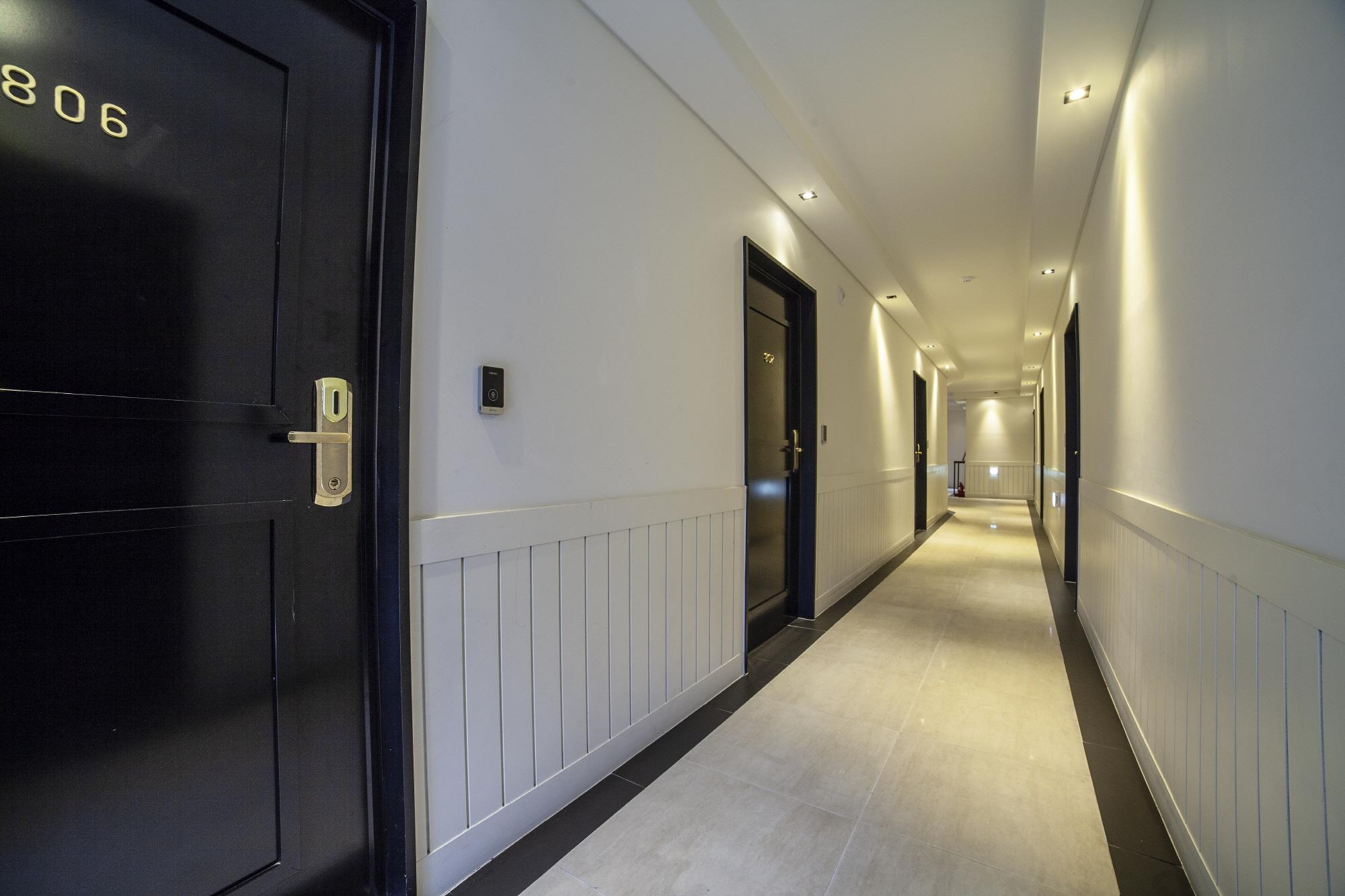 Hotel Stay 53