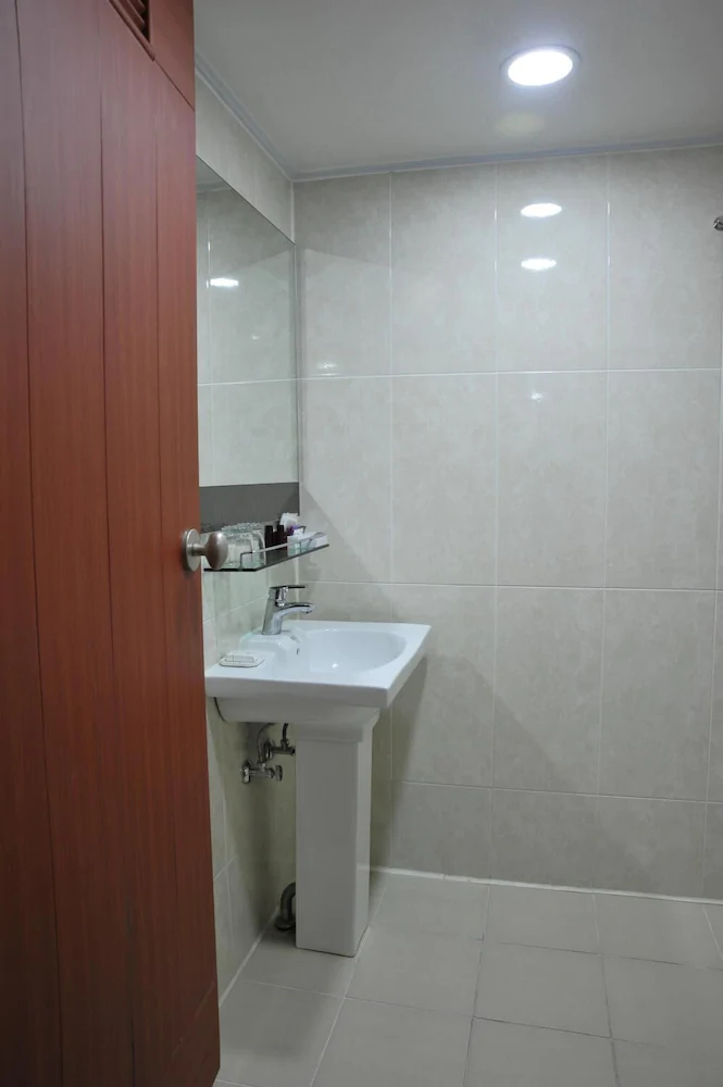 Palace Tourist Hotel