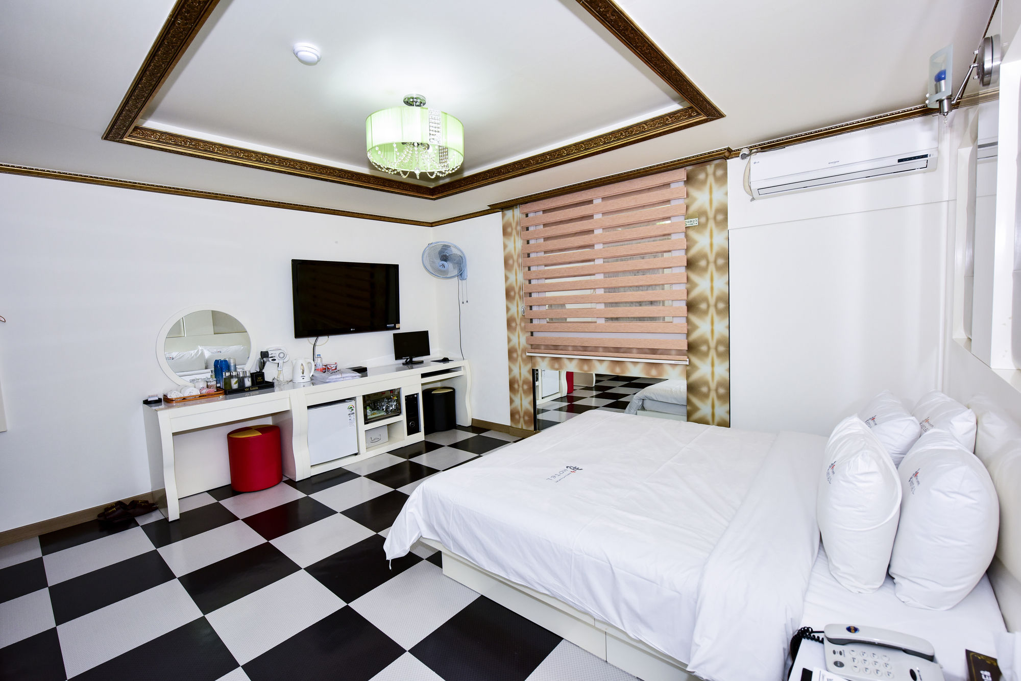 Queen Hotel