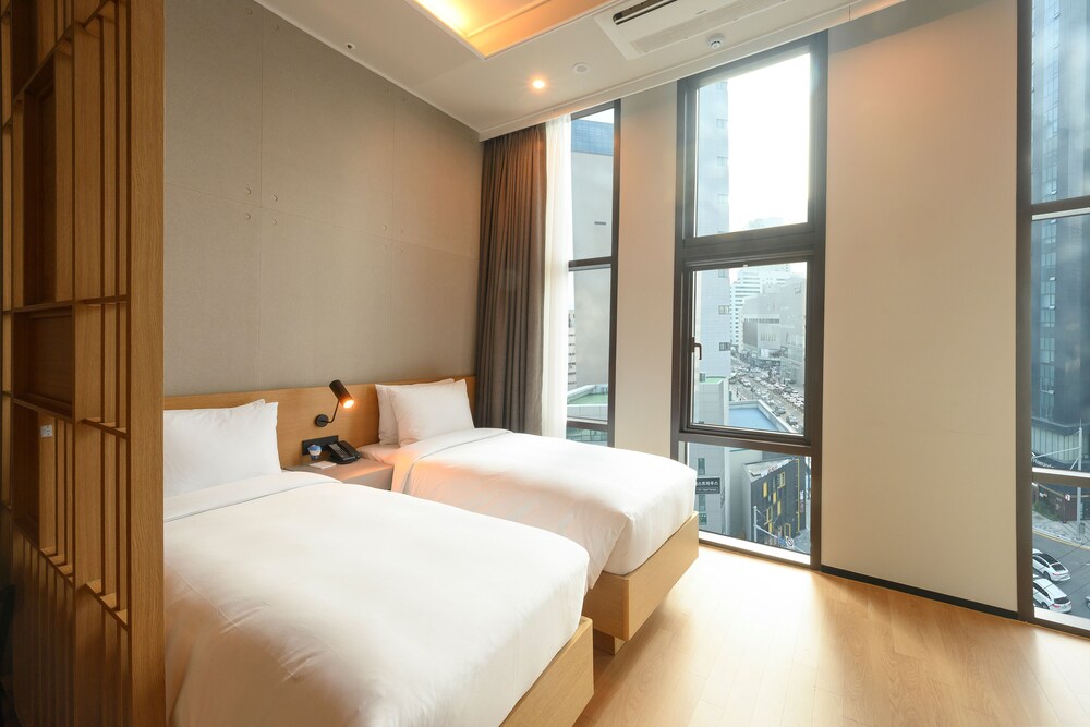 Golden Tulip Haeundae Hotel & Suites