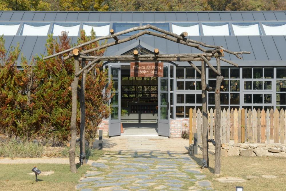 Eden Paradise Hotel