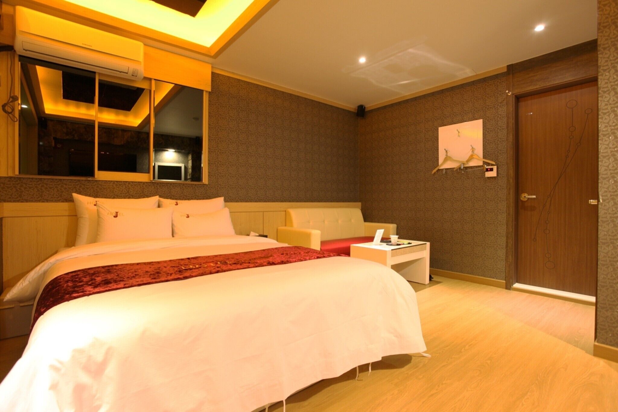 Icheon J Hotel