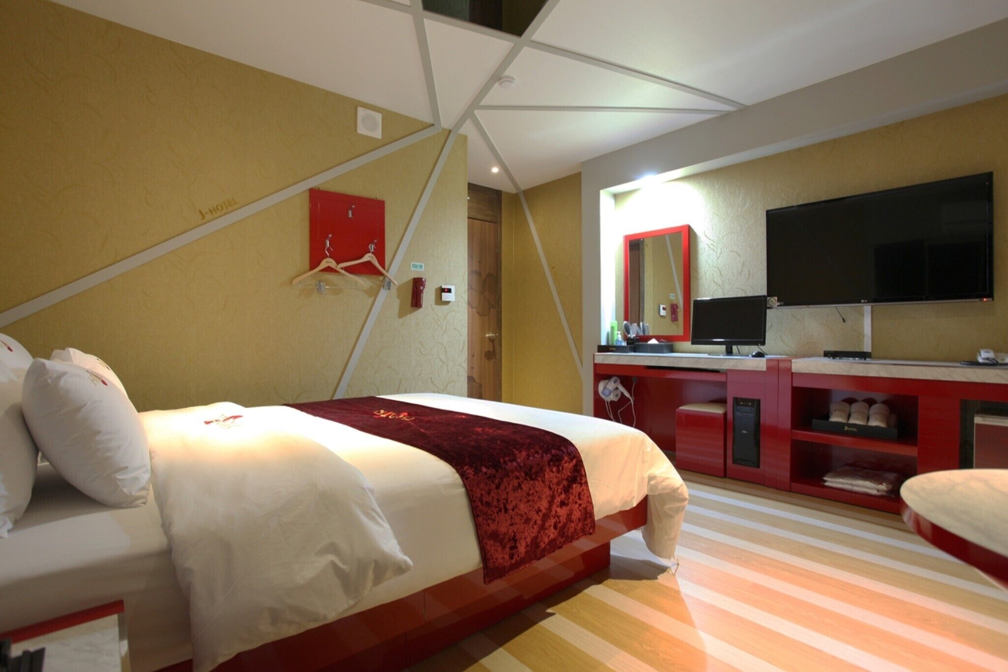 Icheon J Hotel