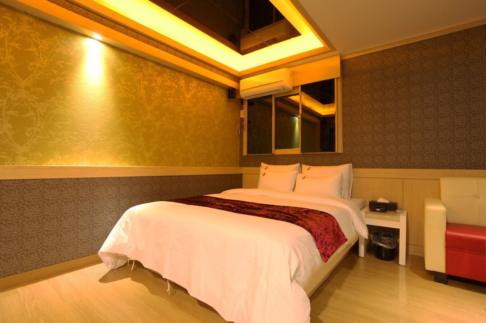 Icheon J Hotel
