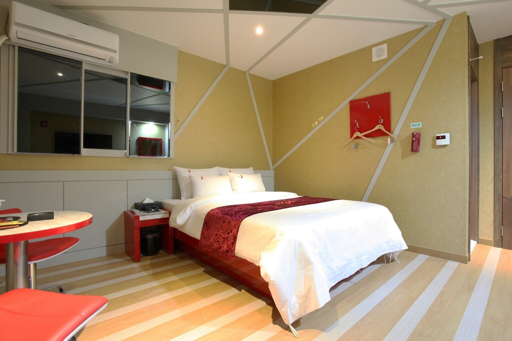 Icheon J Hotel