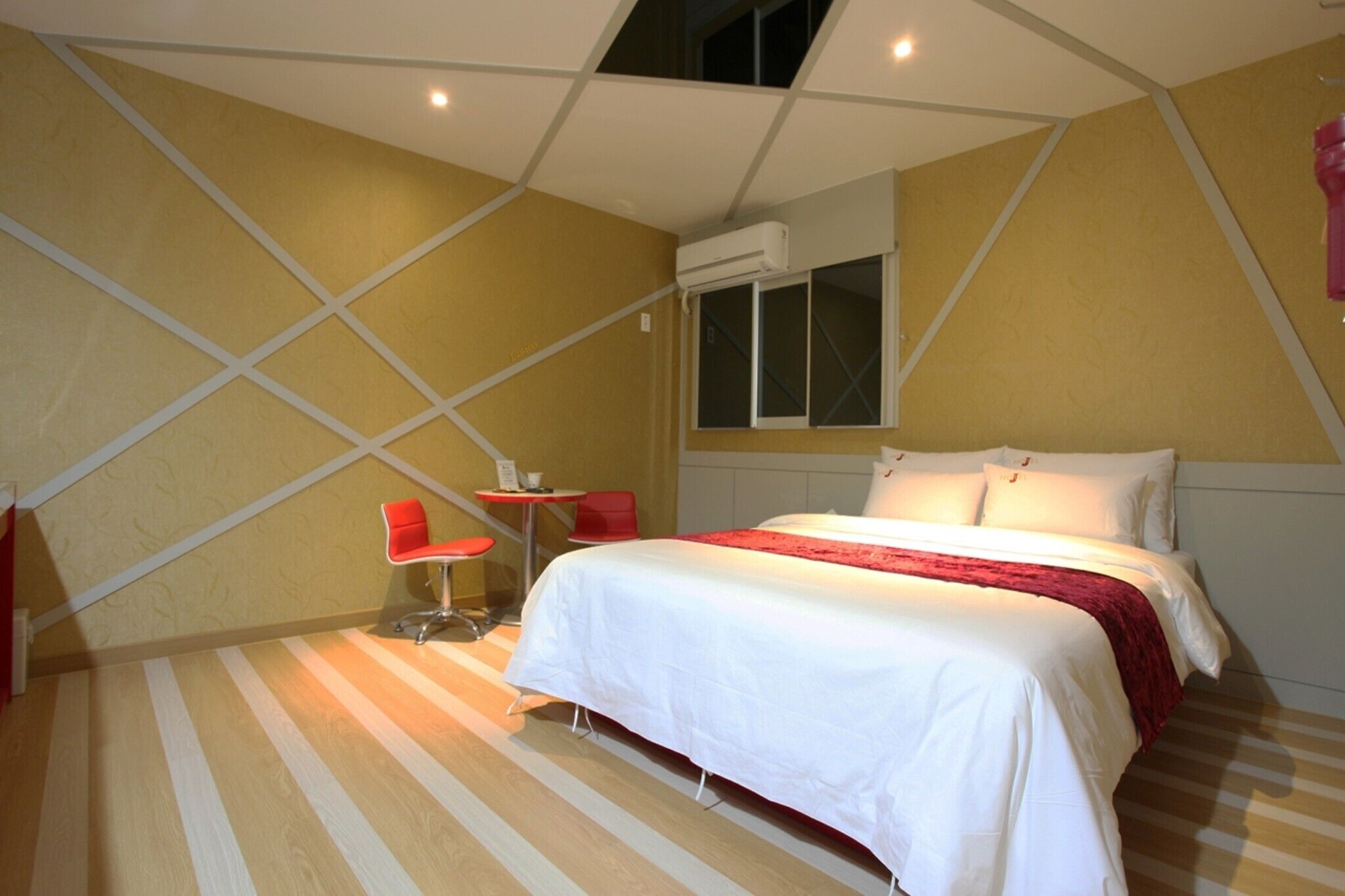 Icheon J Hotel