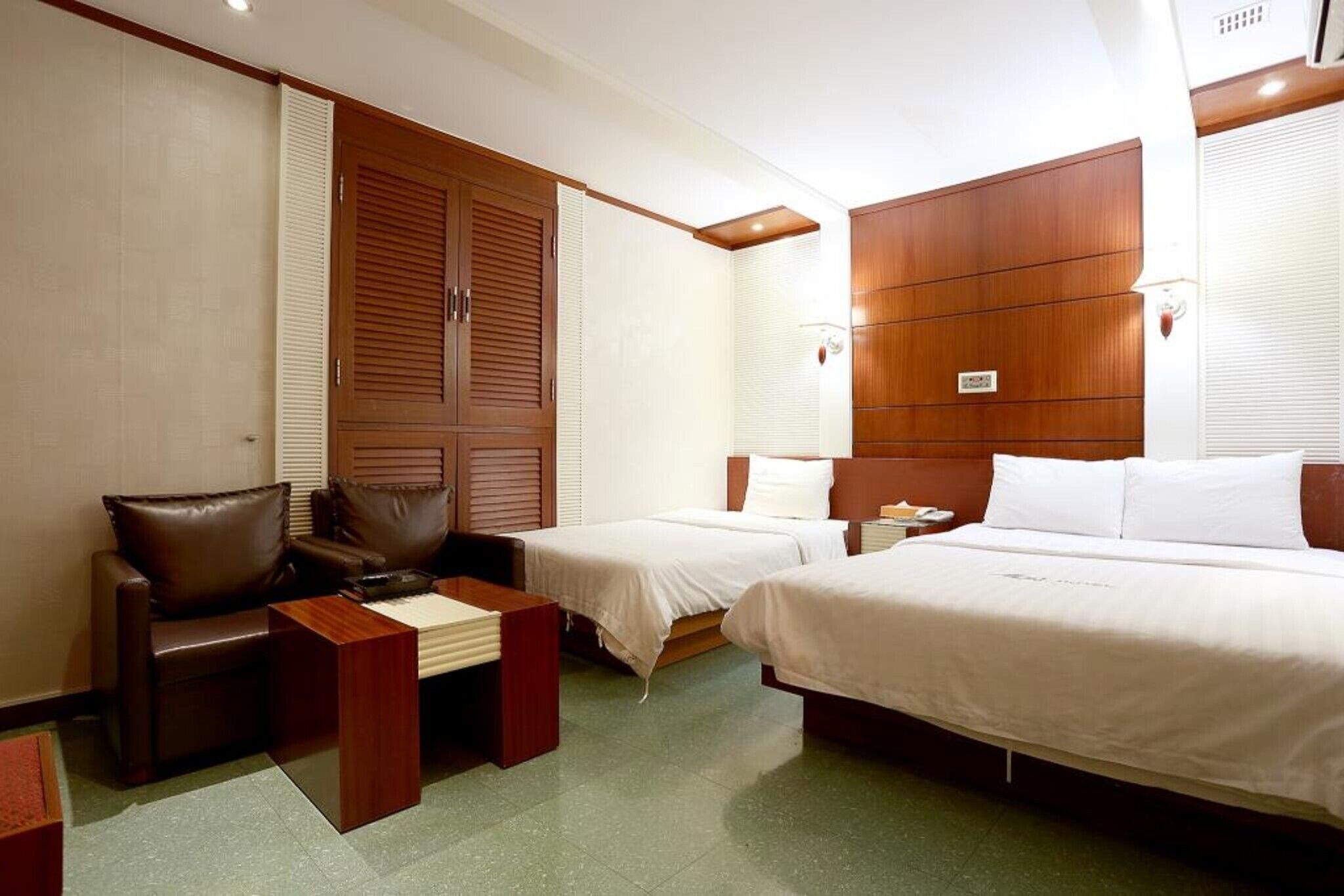 All-In Hotel