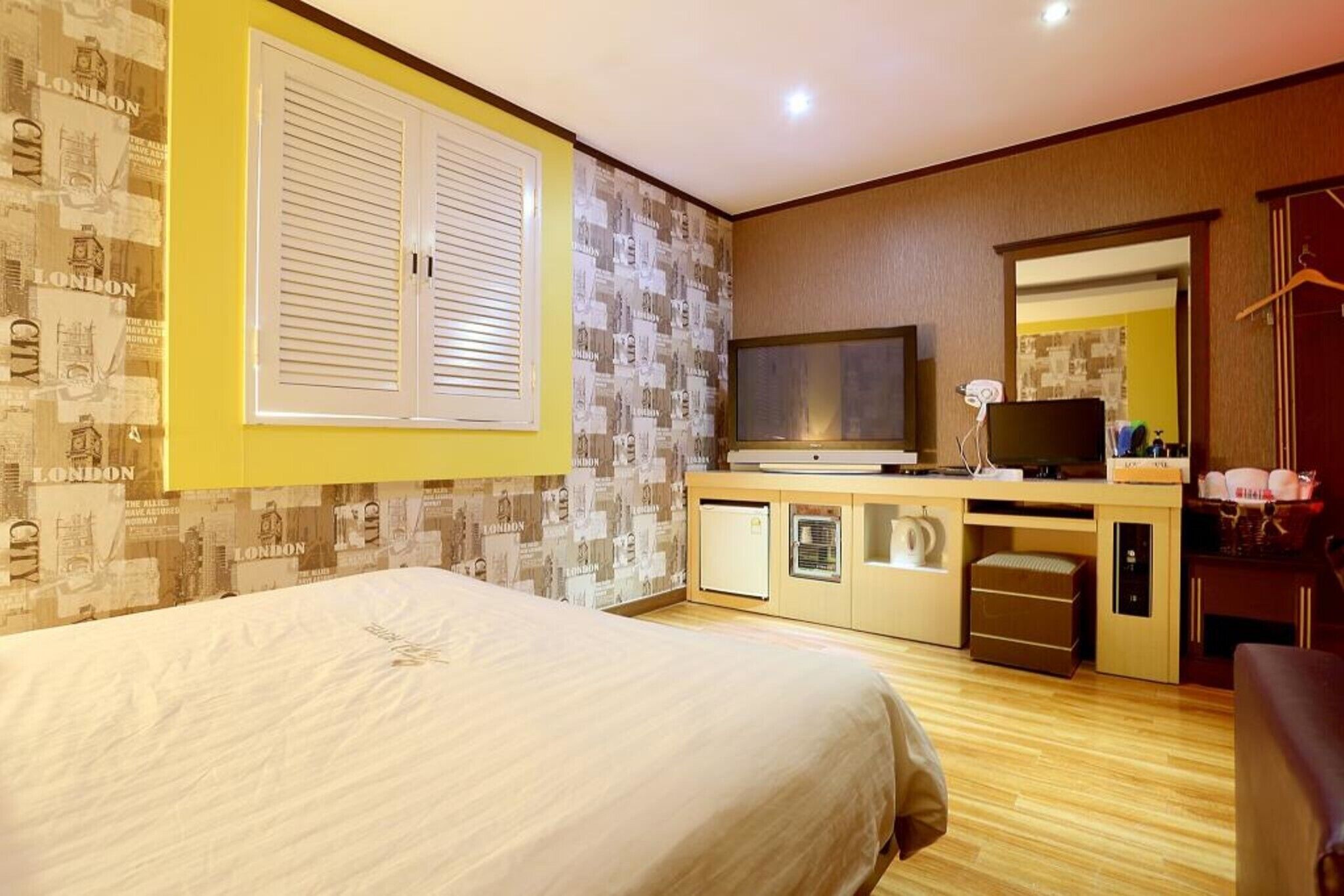 All-In Hotel