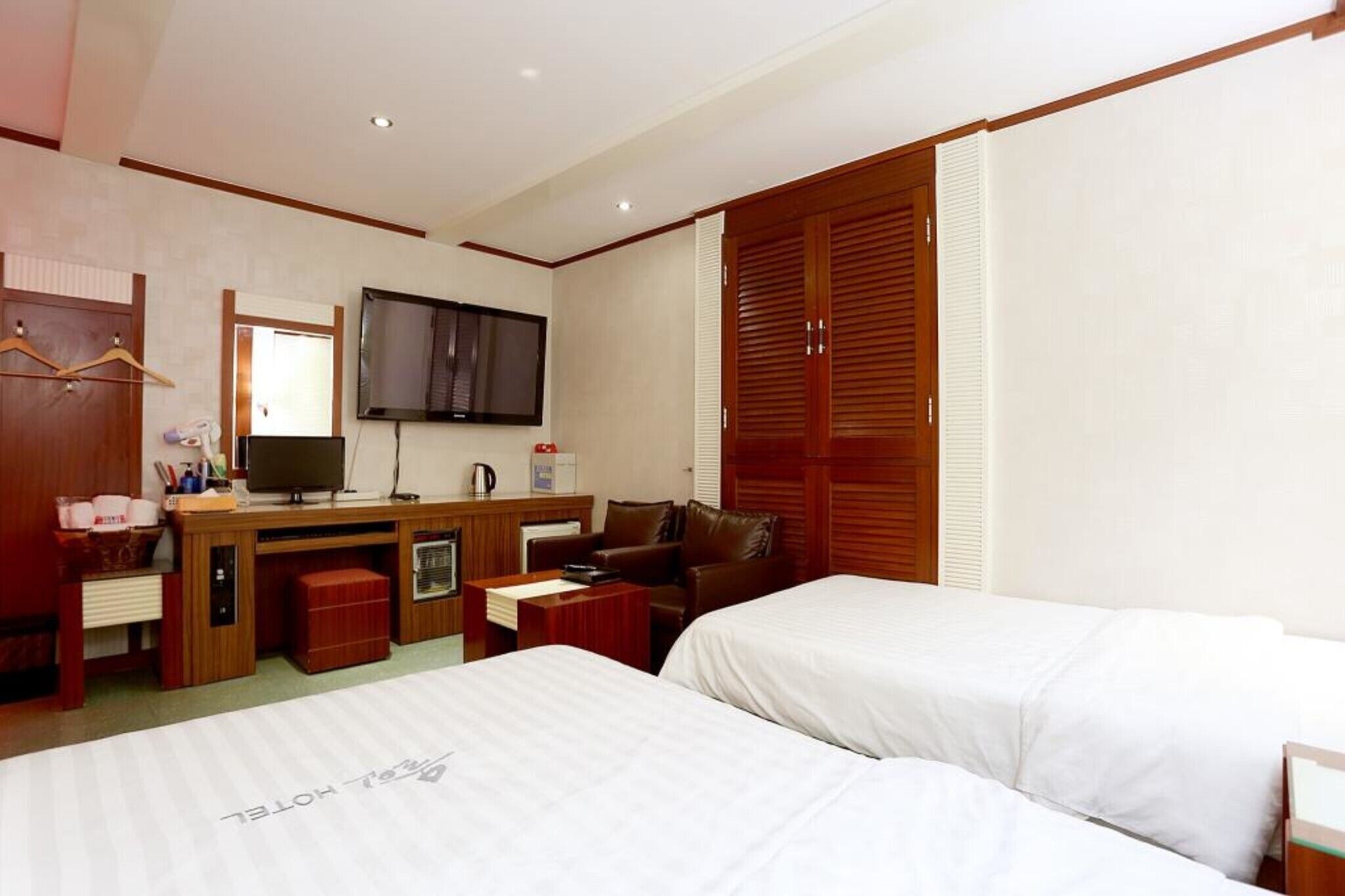All-In Hotel